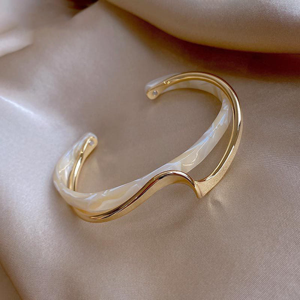 Flag Village Metal White Shellfish Plate Bracelet For Women Opening Adjustable 2 Layers Design Llight Luxury Female Fashion Jewelry Gifts