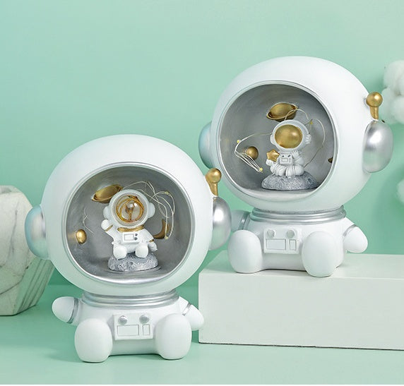 Flag Village Astronaut Creative Night Light Piggy Bank Resin Decor Cute Character Model Nordic Home Decor Living Room Desk Decoration Gifts