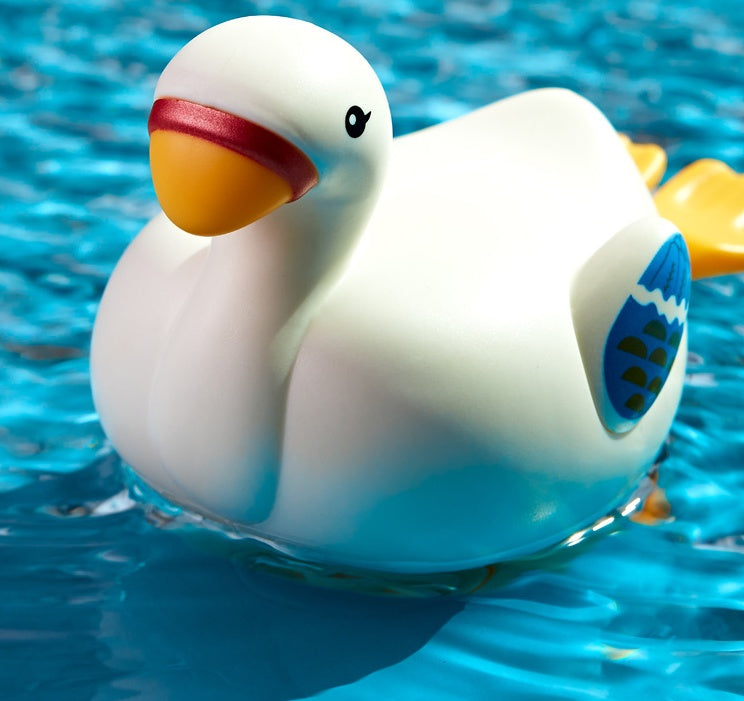 Flag Village Baby Bath Toys Cute Cartoon Goose Dolphin Swimming Wind-up Clockwork Infant Children Water Toys Gifts Kids Showering Toys