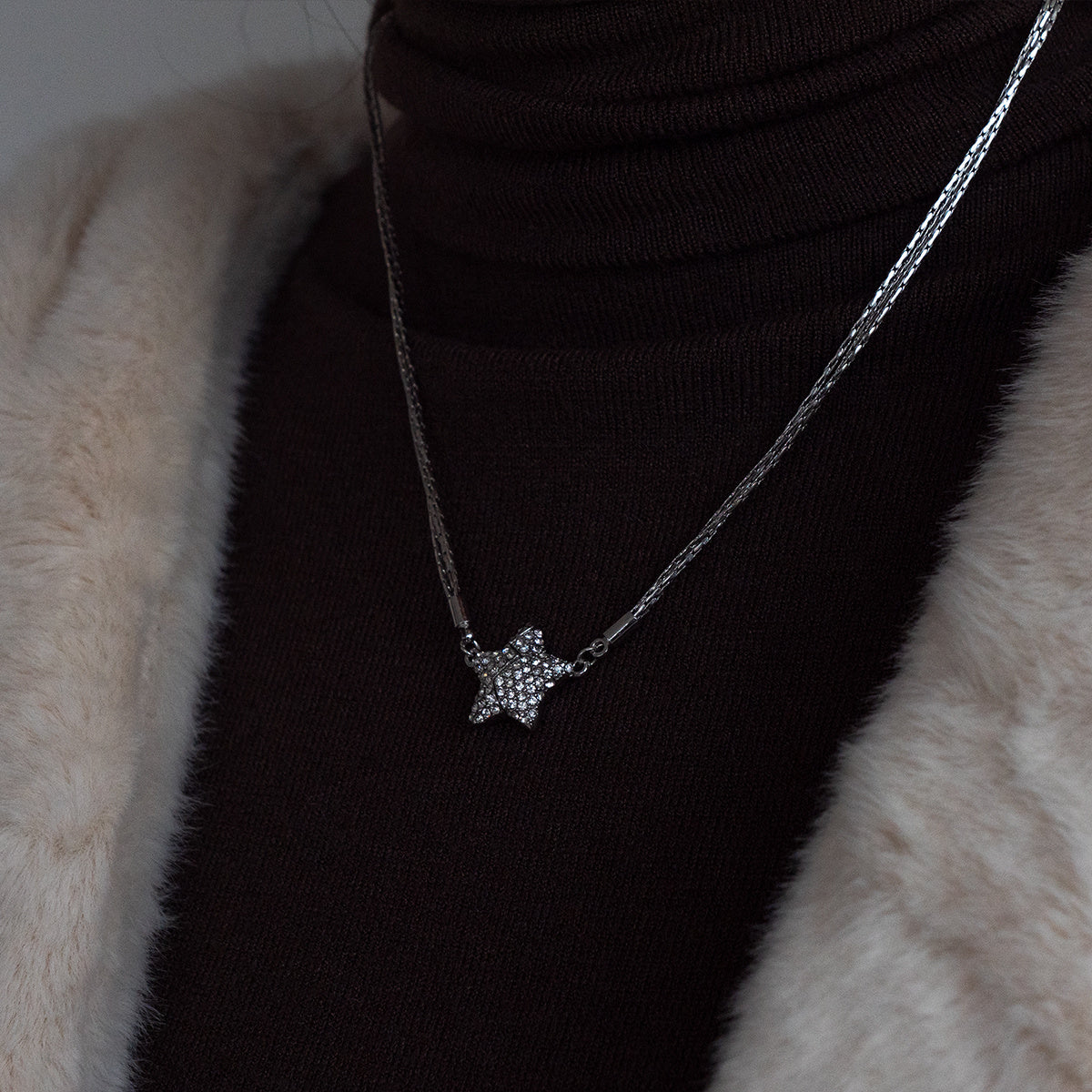 Flag Village Magnetic Five-pointed Star Necklace With Rhinestones Stainless Steel Clavicle Chain Personalized Designer Necklace Women Jewelry Gifts
