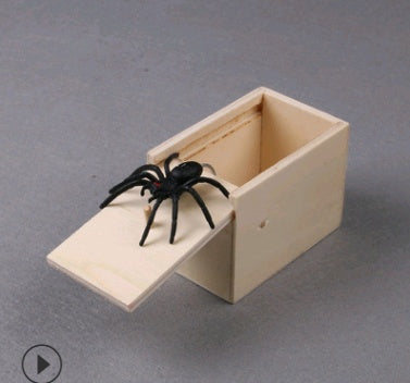 Flag Village Prank Spider Wooden Scare Box Trick Play Joke Lifelike Surprise April Fools' Day Funny Novelty Toys Gags Practical Gifts