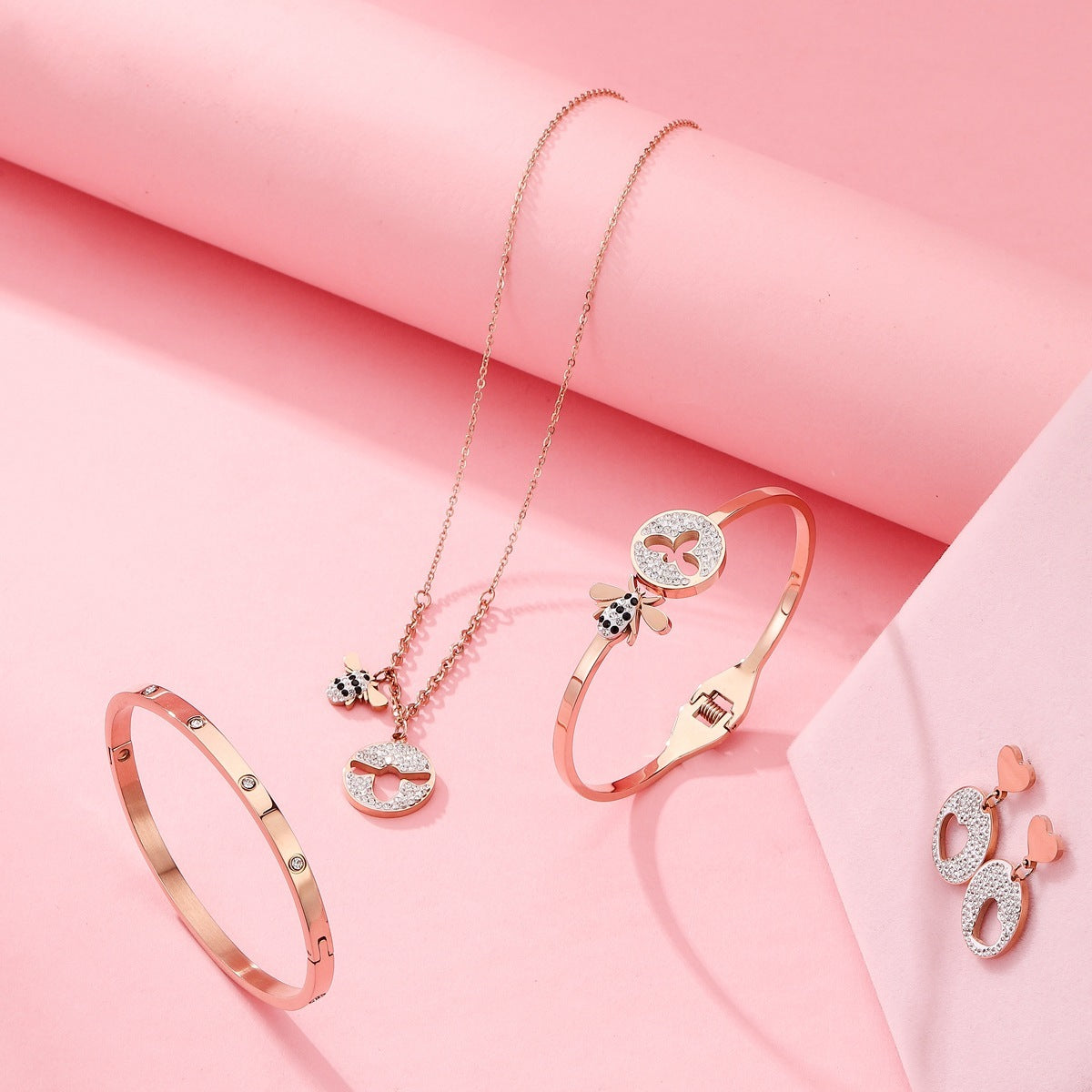 Flag Village Necklace set rose gift box