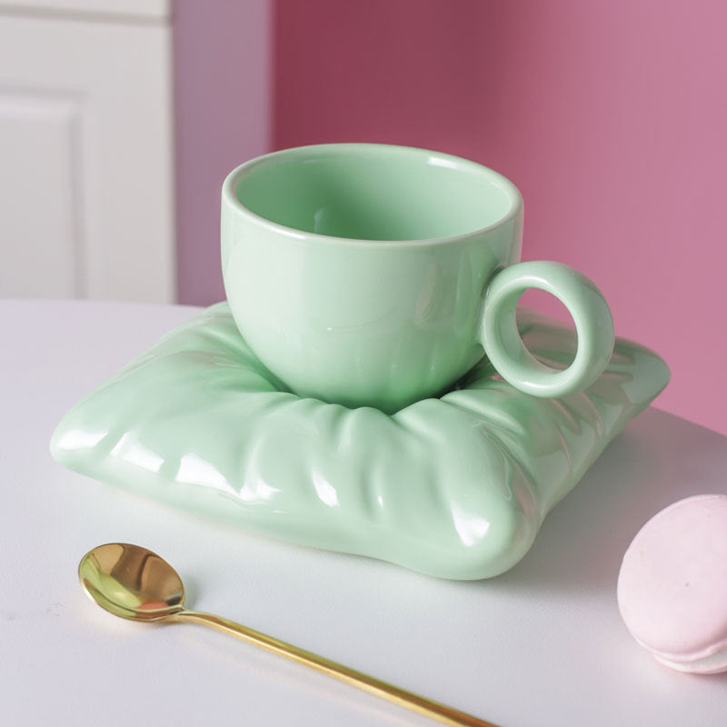 Flag Village Nordic Style Ceramic Cup With Pillow Coaster Creative Couple Coffee Cup Tea Cups Saucers Christmas Gift Box Set Drinkware