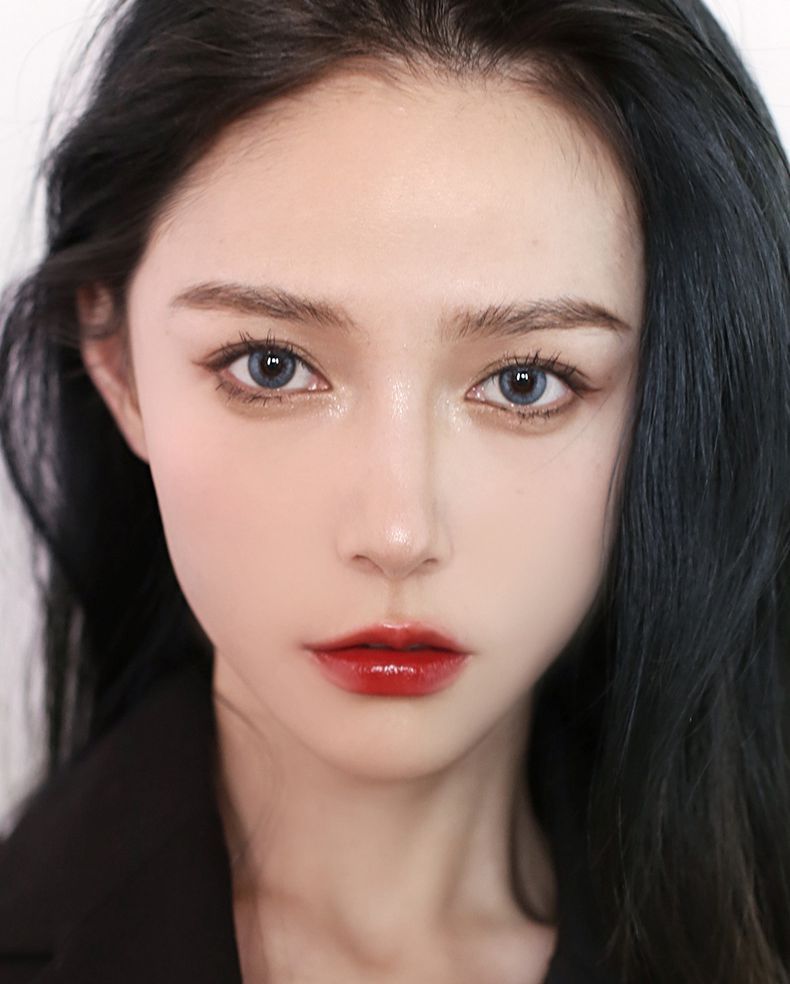 Flag Village Black And White Swan Makeup Set Cushion bb Cream Makeup Powder Lipstick Seven-piece Gift Box For Beginners
