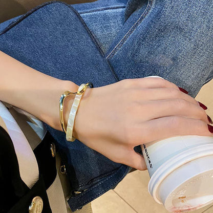 Flag Village Metal White Shellfish Plate Bracelet For Women Opening Adjustable 2 Layers Design Llight Luxury Female Fashion Jewelry Gifts