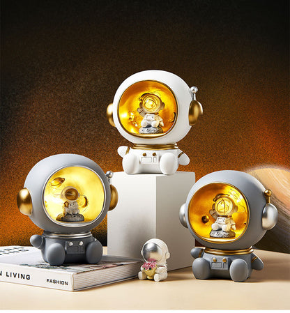 Flag Village Astronaut Creative Night Light Piggy Bank Resin Decor Cute Character Model Nordic Home Decor Living Room Desk Decoration Gifts