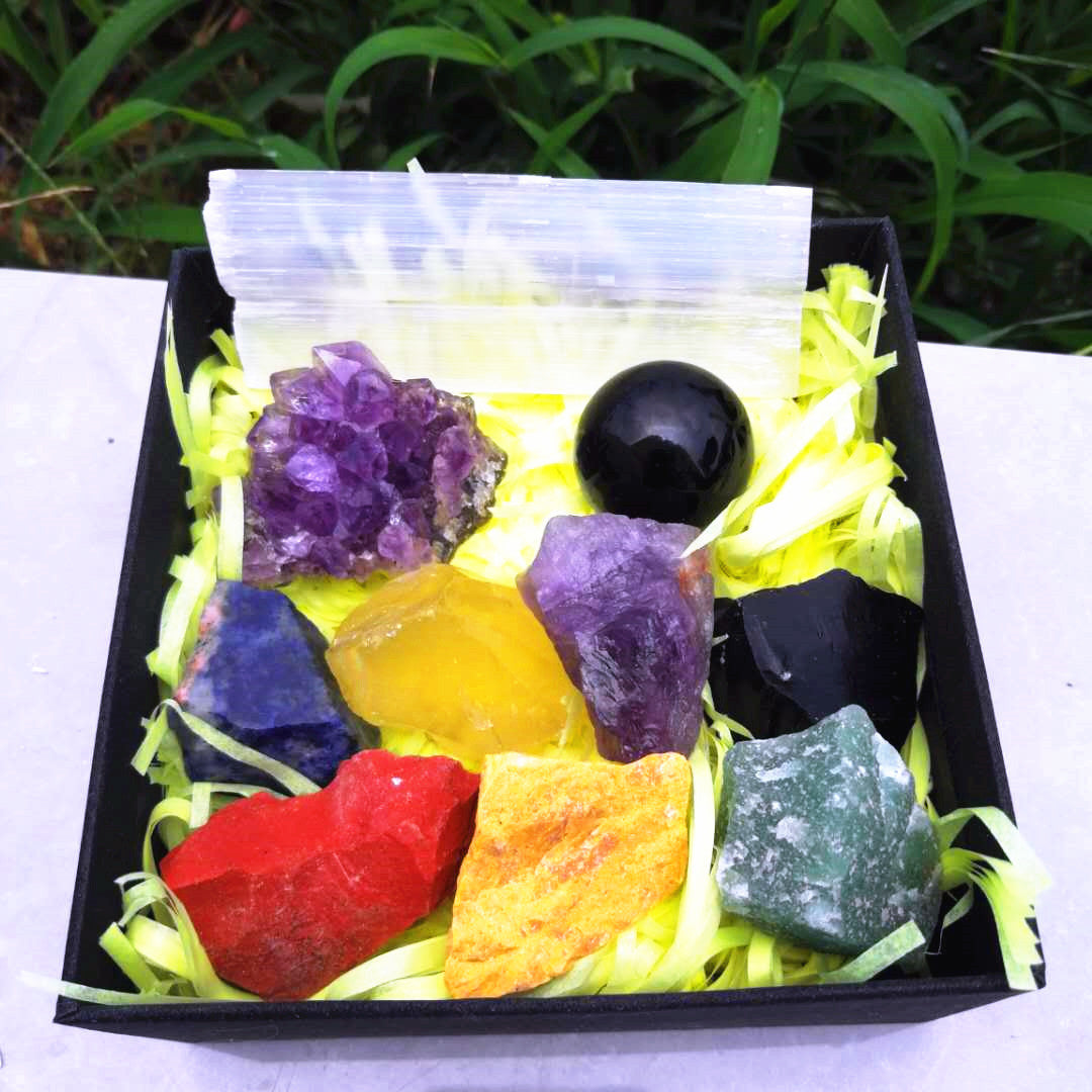 Flag Village Cross-Border Exclusively For Amazon Hot Selling Natural Crystal Rough Stone Set, Yoga Energy Seven Chakra Stone Gift Box Wholesale