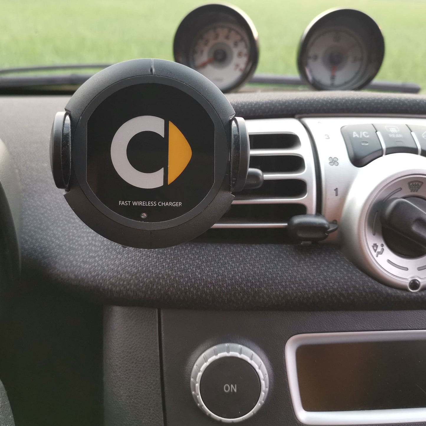 Flag Village Auto Tools Car wireless charger