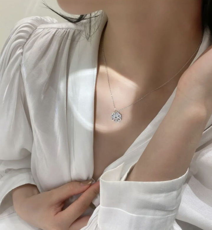 Flag Village Retro Magnetic Folding Heart Shaped Four Leaf Clover Pendant Necklace Women Love Clavicle Chain Gifts Openable Choker Jewelry