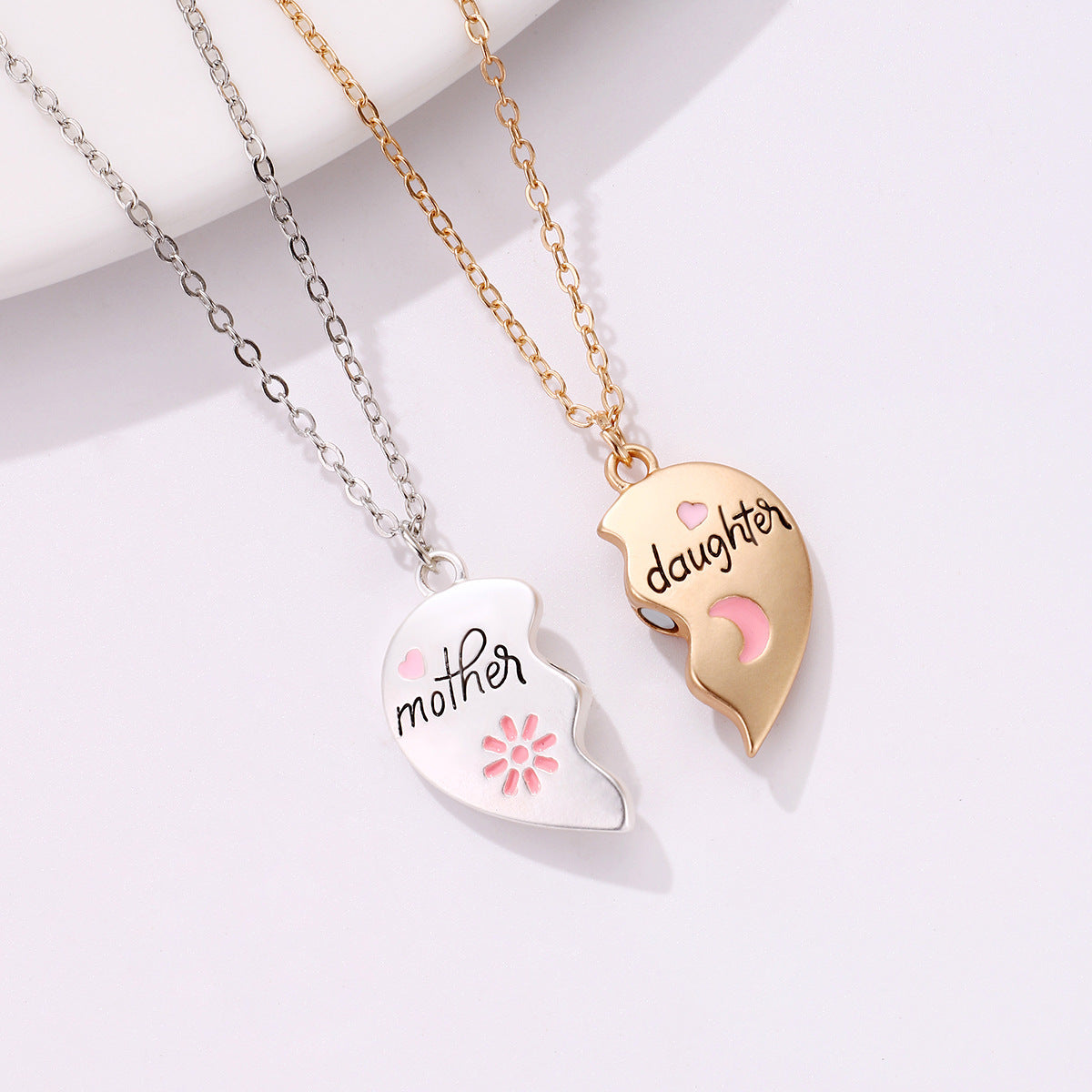 Flag Village 2PCS Set Jewelry Mother Daughter Necklace Matching Heart Magnetic Pendant Fashion Gifts For Mother's Day