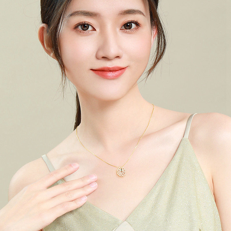 Flag Village Retro Magnetic Folding Heart Shaped Four Leaf Clover Pendant Necklace Women Love Clavicle Chain Gifts Openable Choker Jewelry