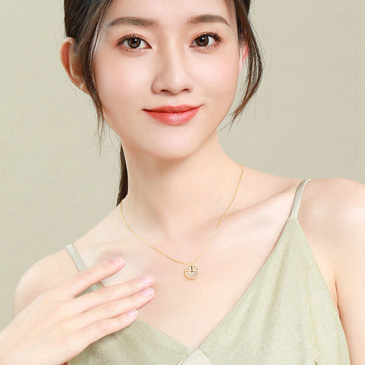 Flag Village Retro Magnetic Folding Heart Shaped Four Leaf Clover Pendant Necklace Women Love Clavicle Chain Gifts Openable Choker Jewelry