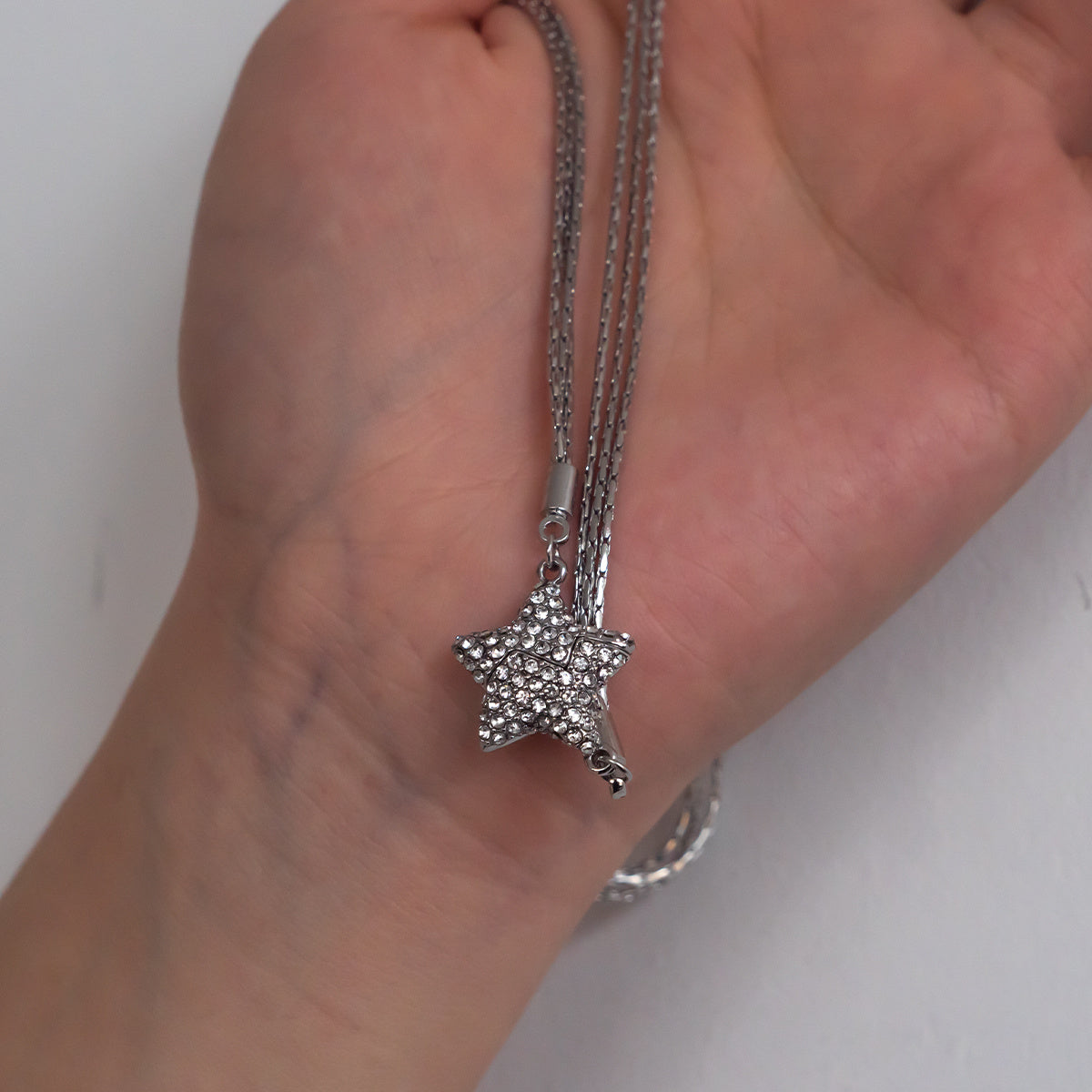 Flag Village Magnetic Five-pointed Star Necklace With Rhinestones Stainless Steel Clavicle Chain Personalized Designer Necklace Women Jewelry Gifts
